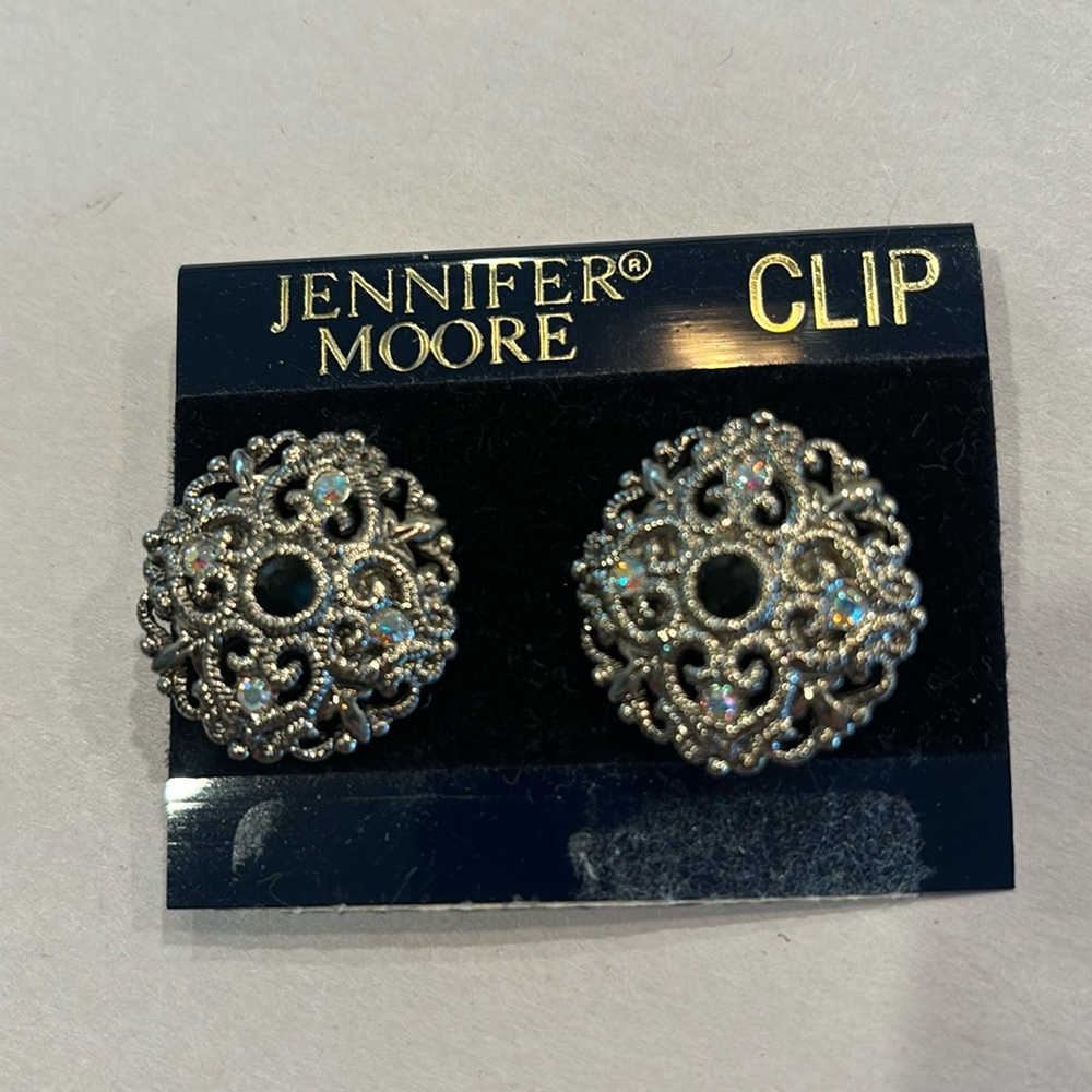 NWT Jennifer Moore clip earrings